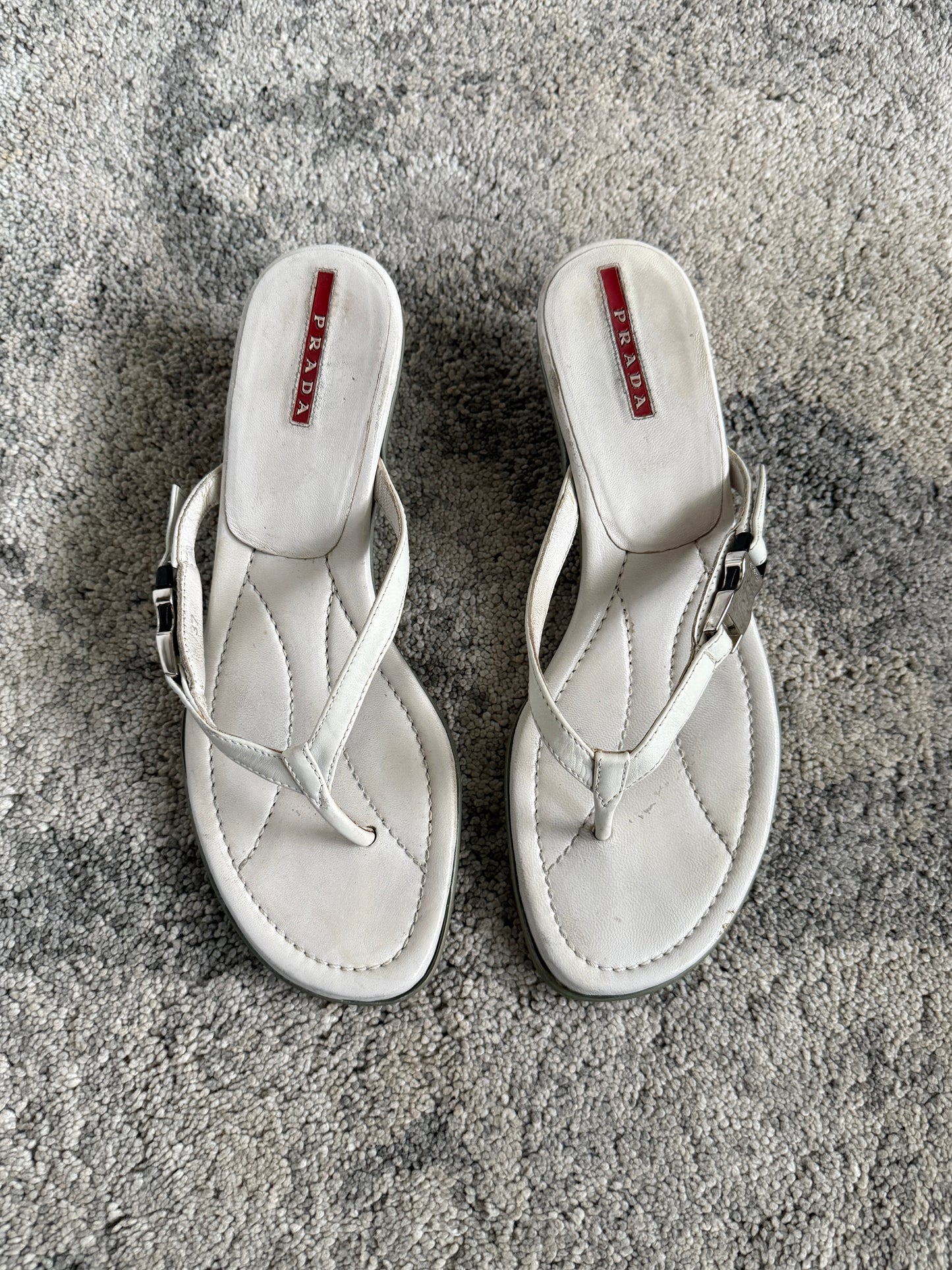 Prada 2000’s flip flop heels