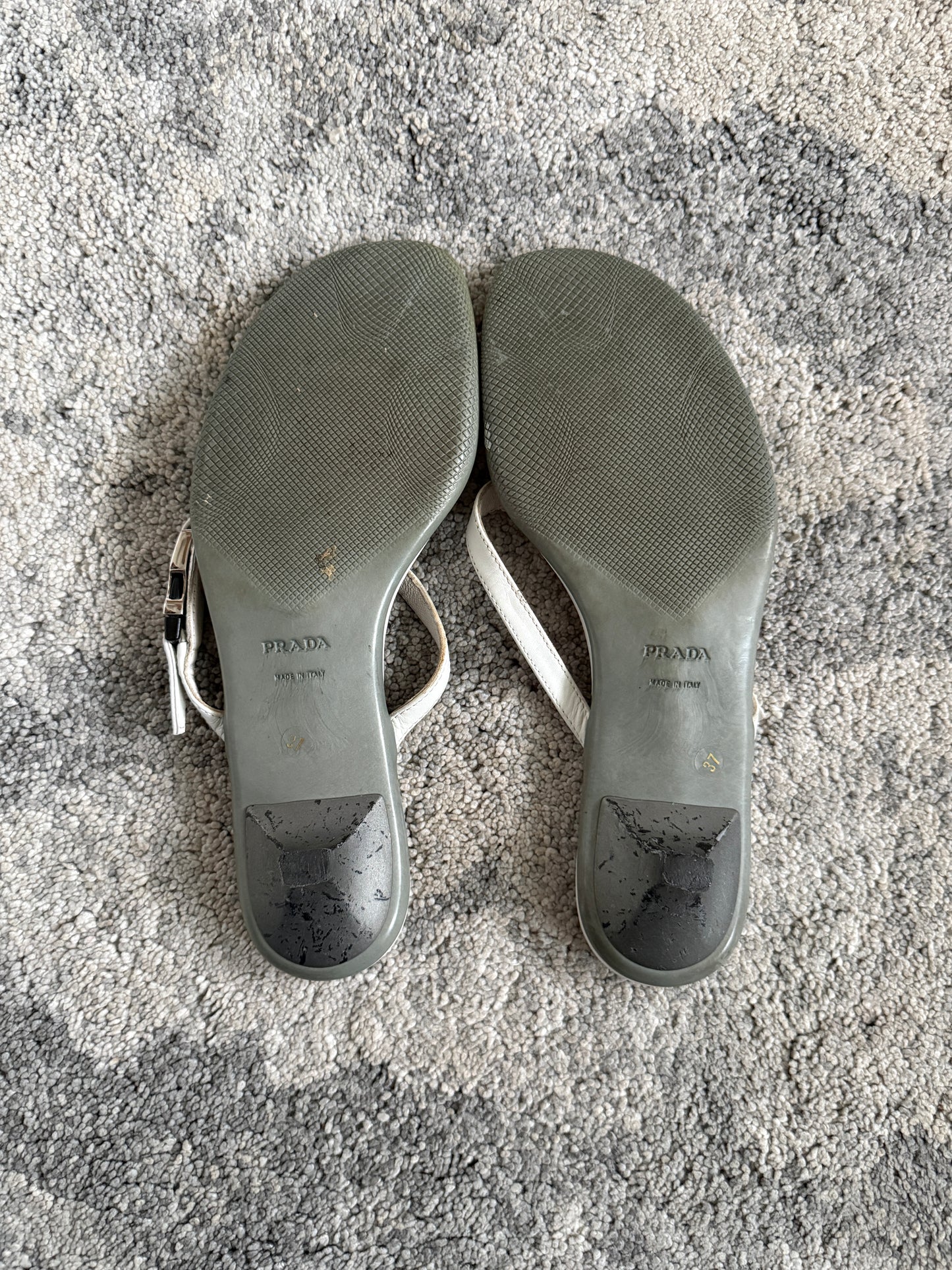 Prada 2000’s flip flop heels