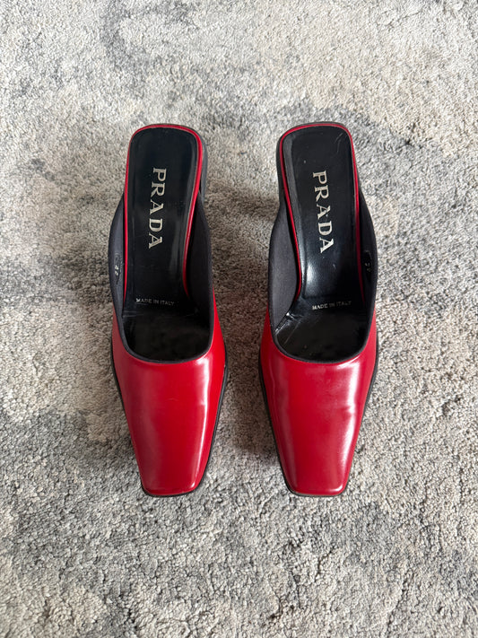 Prada FW1999 leather mules