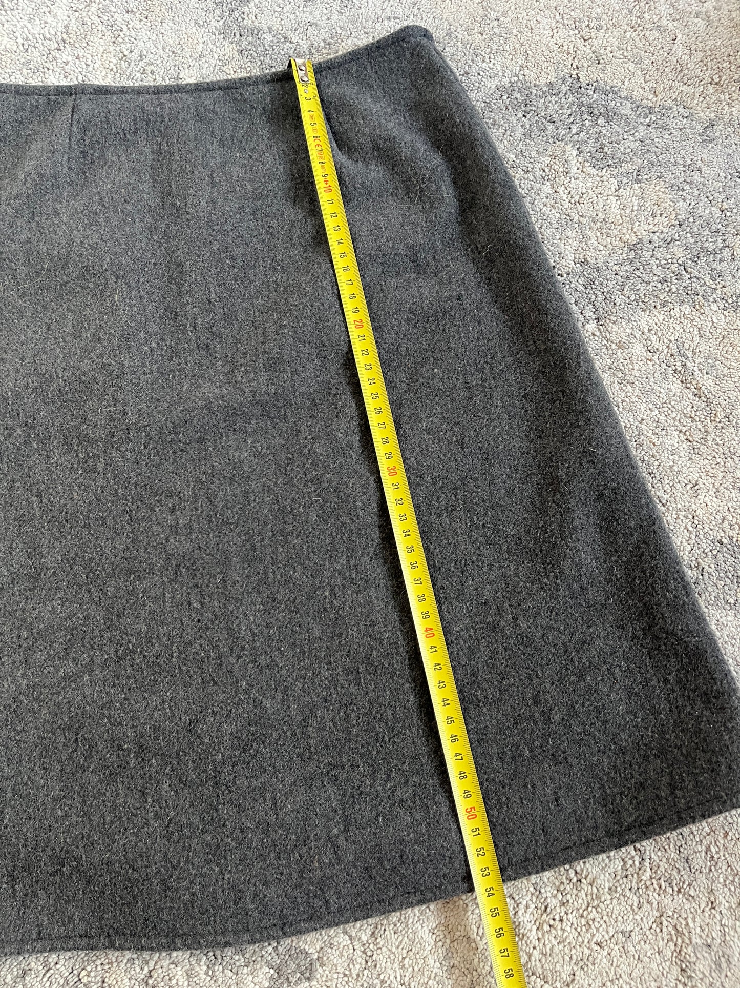 Miu Miu FW1999 wool skirt with elastic closure