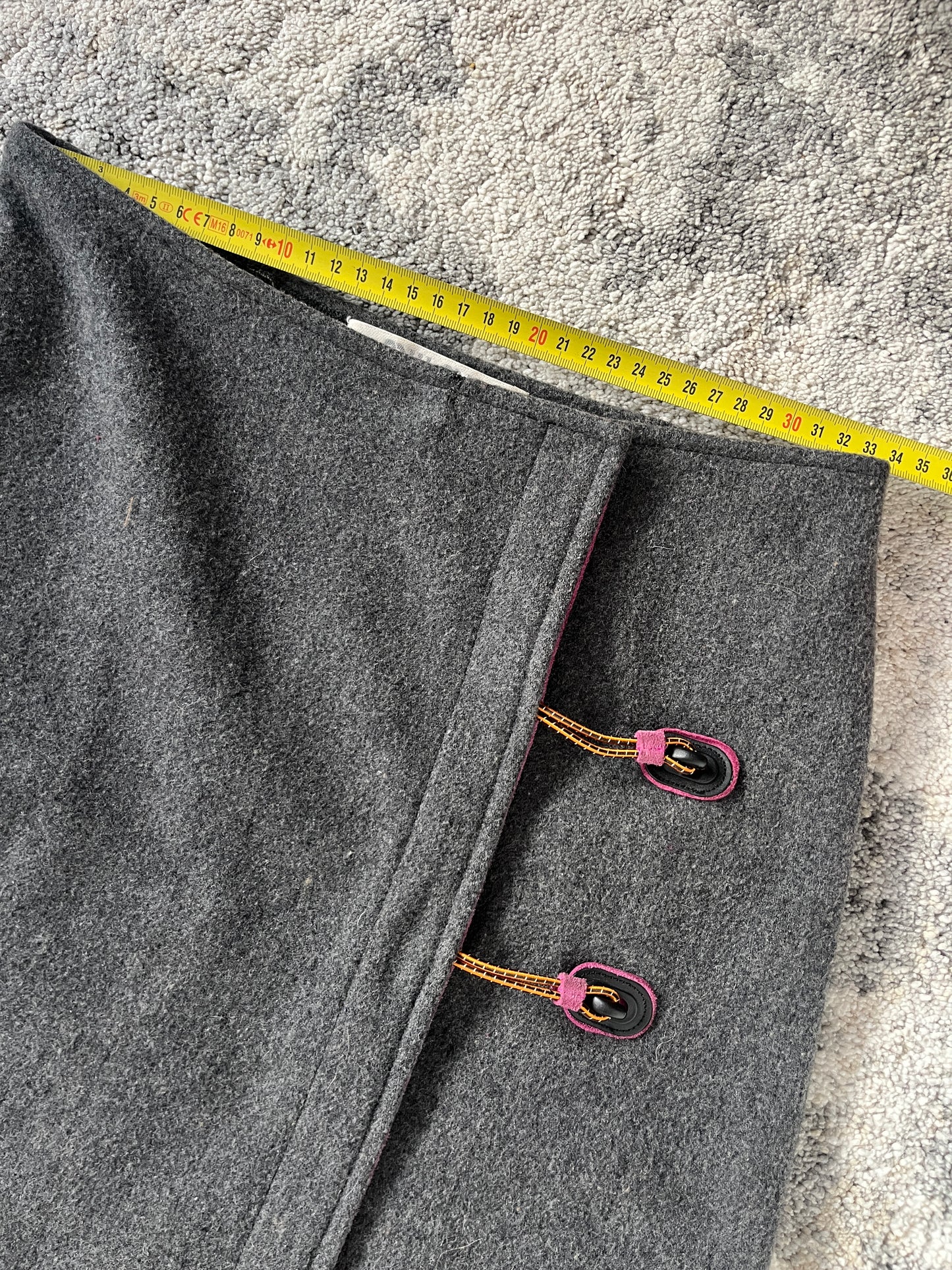 Miu Miu FW1999 wool skirt with elastic closure