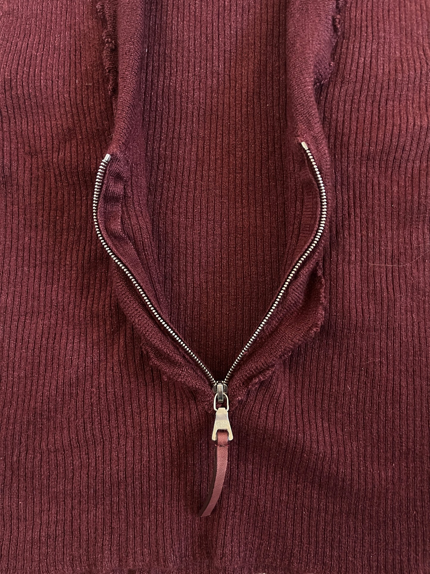 Prada FW1999 middle zip cachemir top