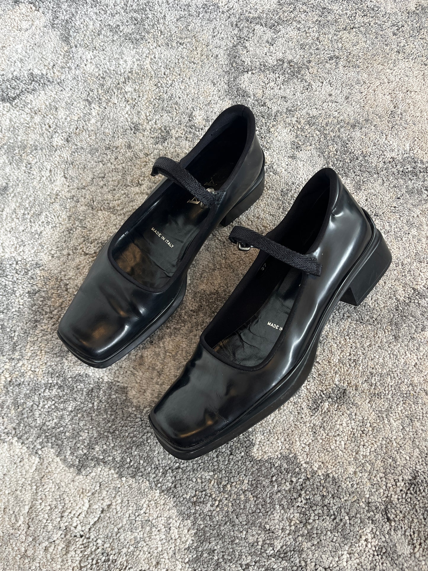 Prada FW1999 leather mary janes