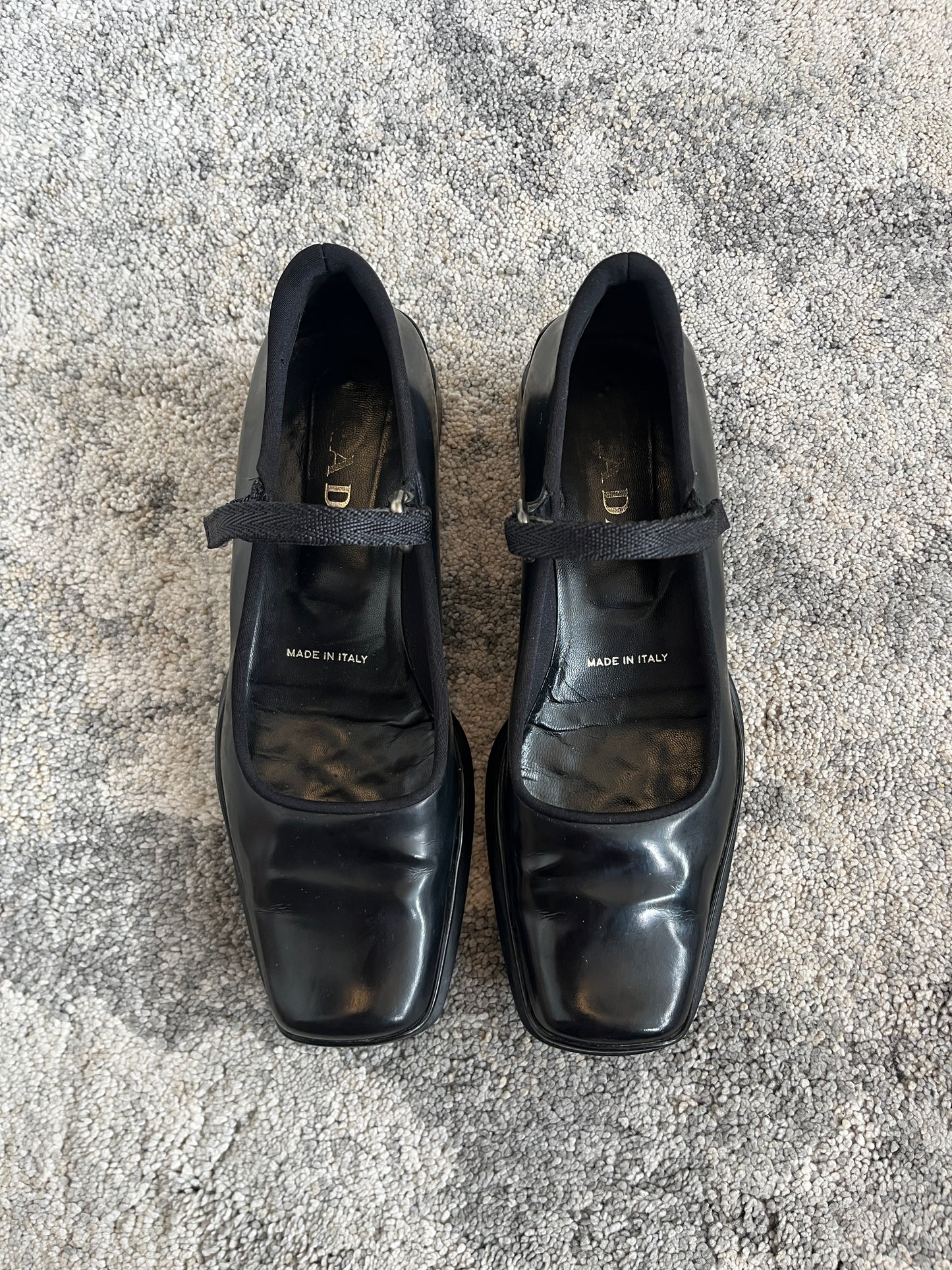 Prada FW1999 leather mary janes
