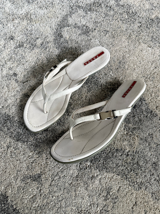 Prada 2000’s flip flop heels