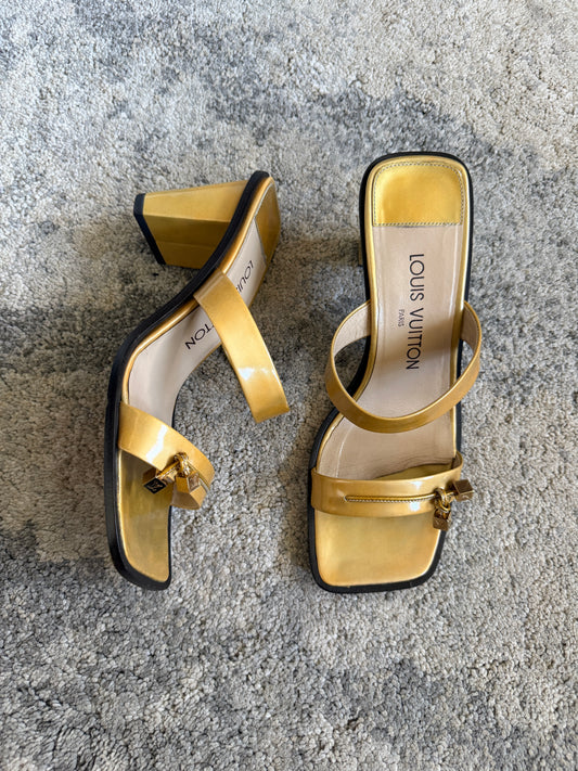 Louis Vuitton SS2000 patent leather heels