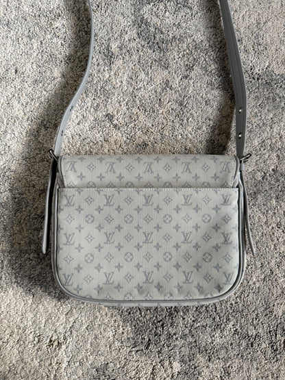 Louis Vuitton SS2002 Conte de fées monogram bag