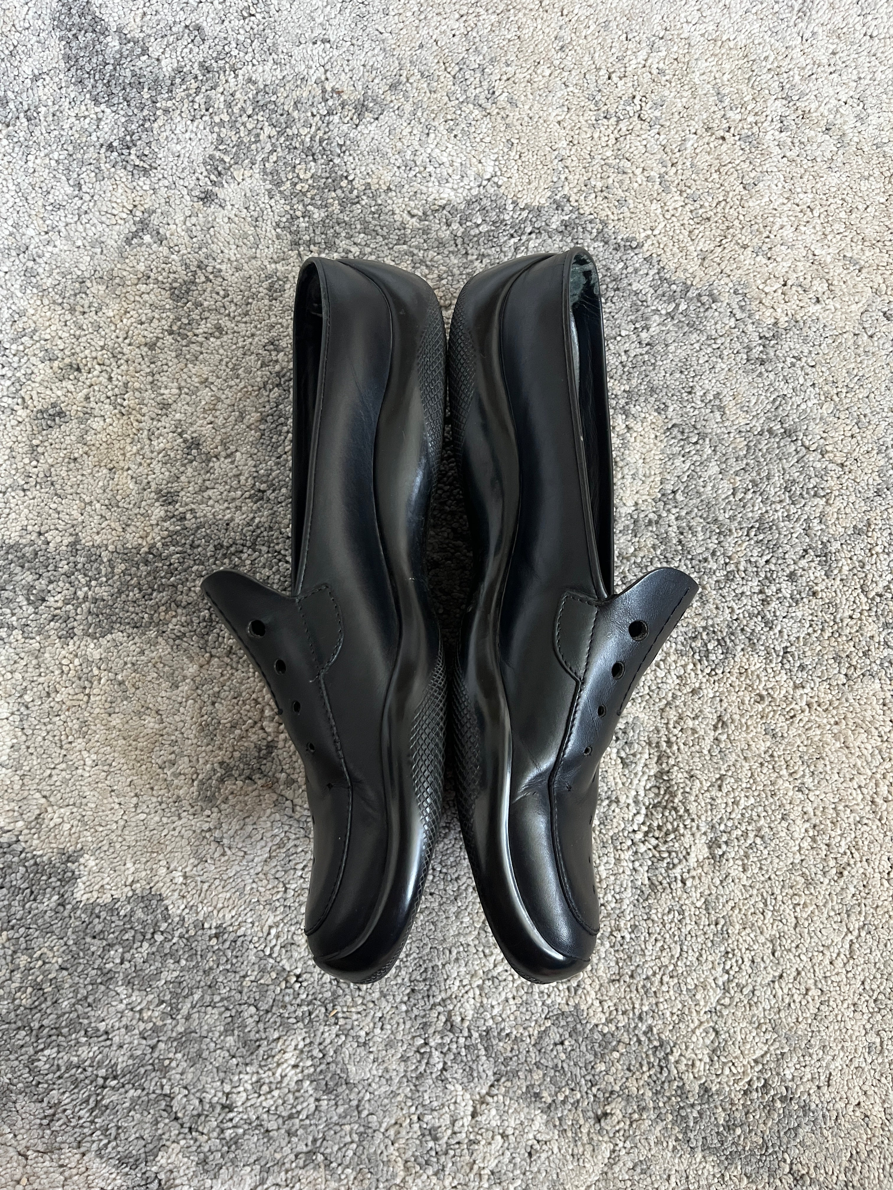 靴 AW1999 PRADA Leather mules 37 Prada 1999 perfored leather mules – Grain De Sell