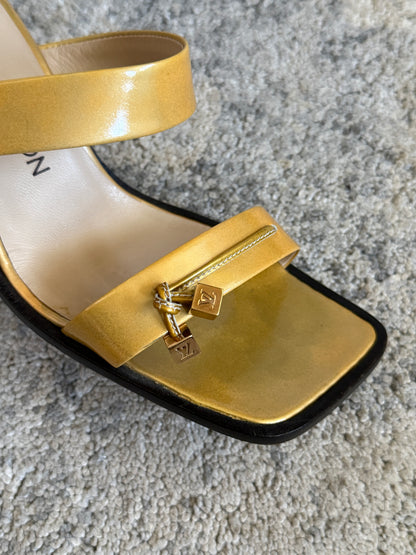 Louis Vuitton SS2000 patent leather heels
