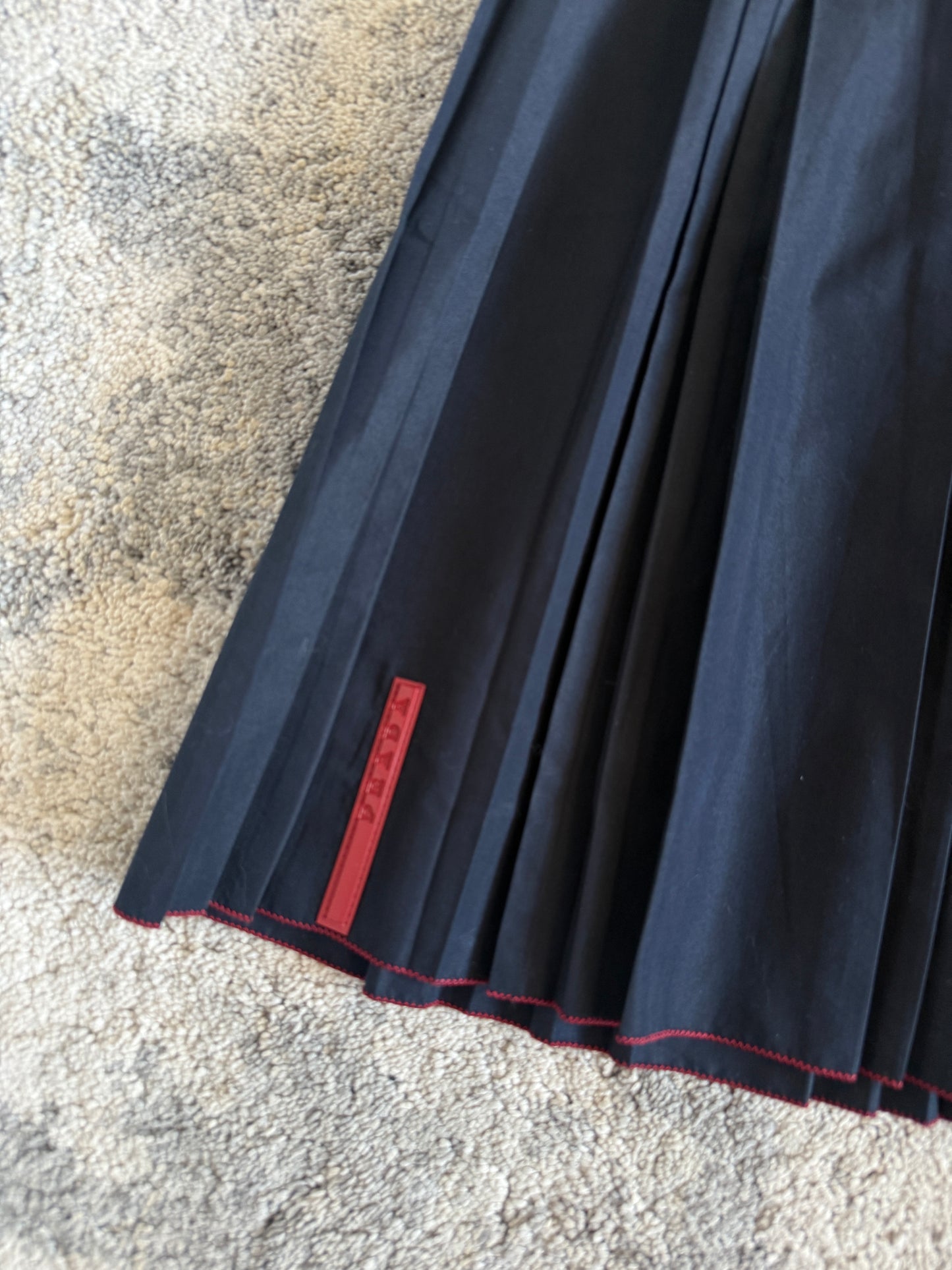 Prada 2000’s cotton pleated skirt