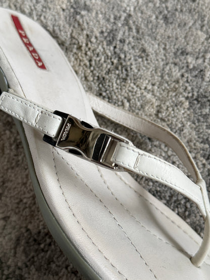 Prada 2000’s flip flop heels