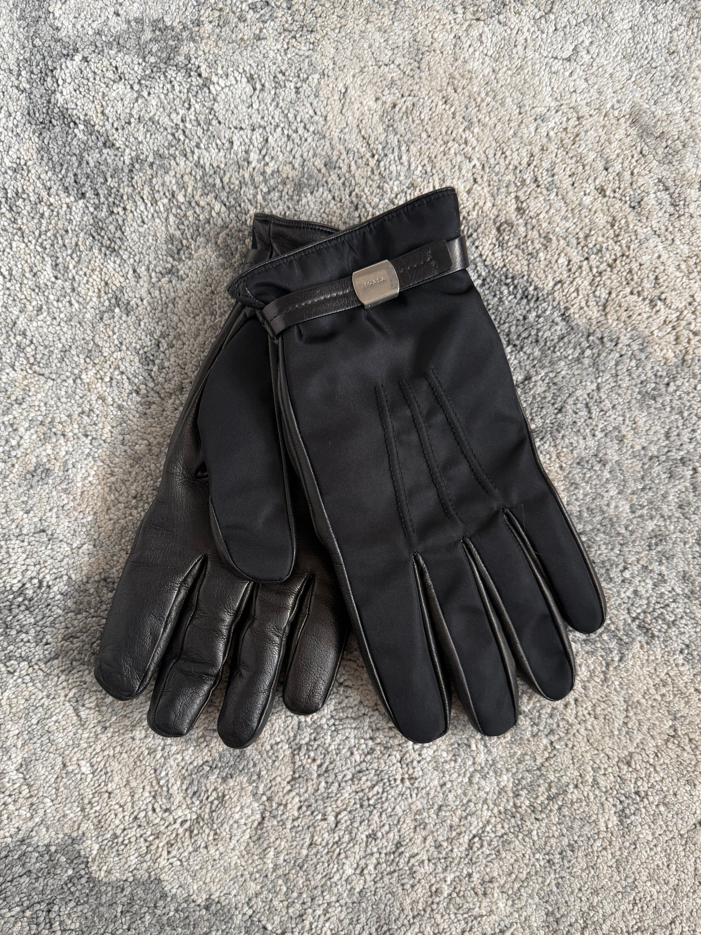 Prada 2000’s nylon & leather gloves with cashmere lining