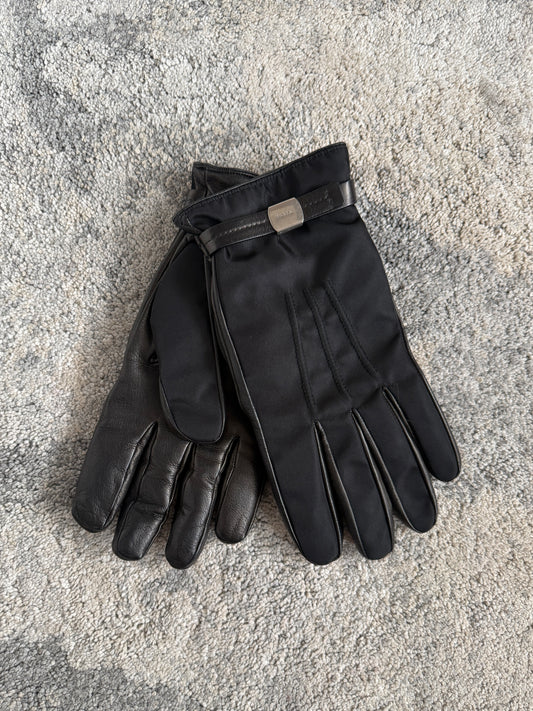 Prada 2000’s nylon & leather gloves with cashmere lining