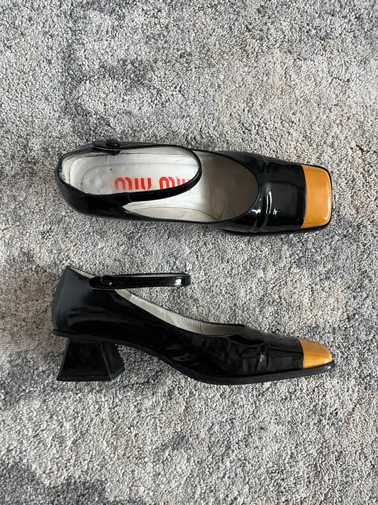 Miu Miu 1990's patent leather shoes